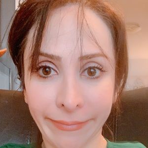 Meet your Posher, Mona